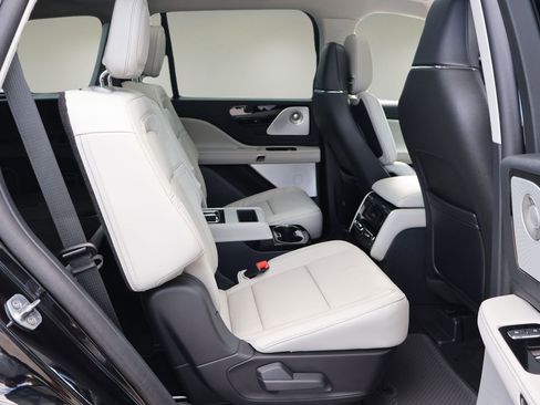Used 2025 Lincoln Aviator Reserve w/ Luxury Package AWD/4WD image 21