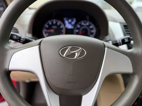 Used 2013 Hyundai Accent GLS image 28