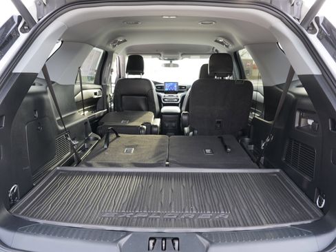 Used 2023 Ford Explorer XLT w/ Equipment Group 202A image 29