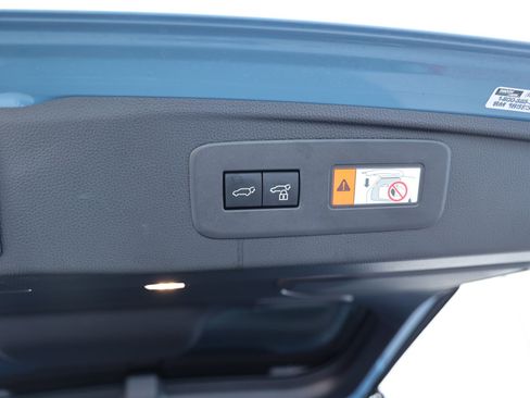 Used 2025 Toyota Land Cruiser image 33