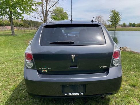 Used 2010 Pontiac Vibe w/ Preferred Package FWD image 10