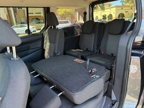 Used 2018 Ford Transit Connect XL FWD image 17