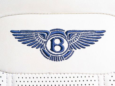 Used 2021 Bentley Bentayga AWD/4WD image 40