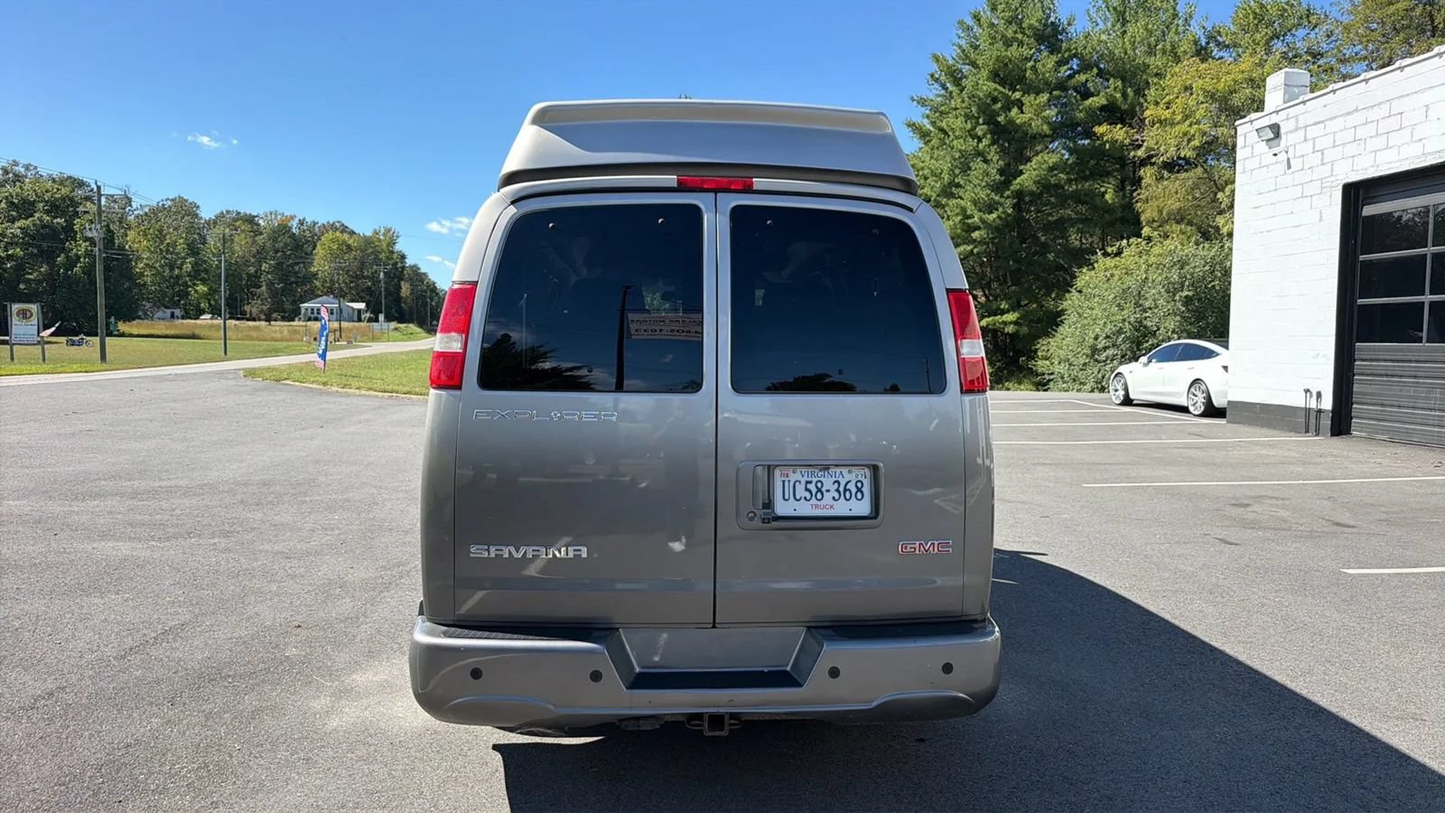 Used 2019 GMC Savana 2500 w/ Enhanced Convenience Package RWD image 6
