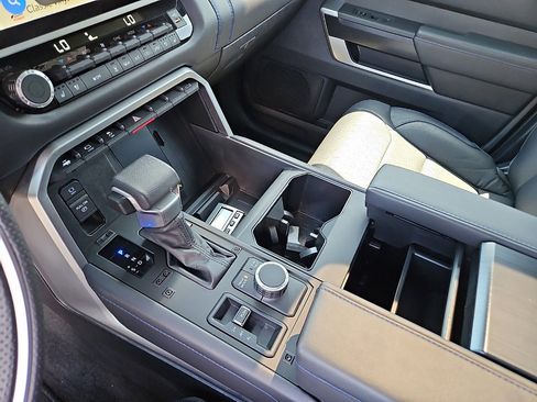 Used 2025 Toyota Tundra Platinum AWD/4WD image 20