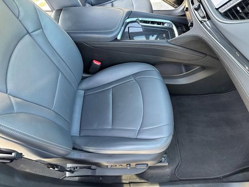 Used 2024 Buick Enclave Premium image 13