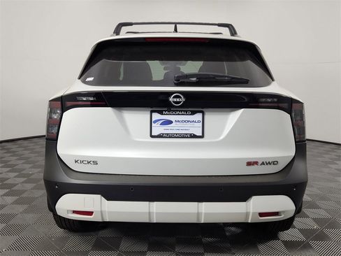 New 2026 Nissan Kicks SR w/ SR Premium Package image 5