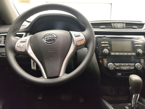 Used 2015 Nissan Rogue SV image 22