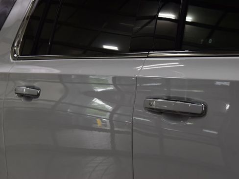 Used 2024 GMC Yukon XL Denali AWD/4WD image 19