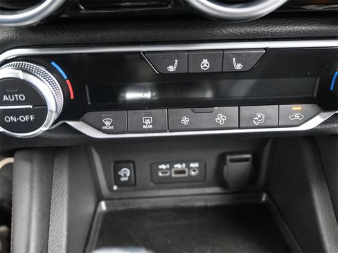 Used 2024 Nissan Sentra SR w/ SR Premium Package image 29