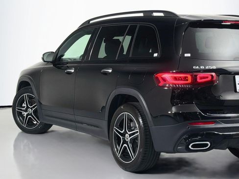 Used 2023 Mercedes-Benz GLB 250 image 14