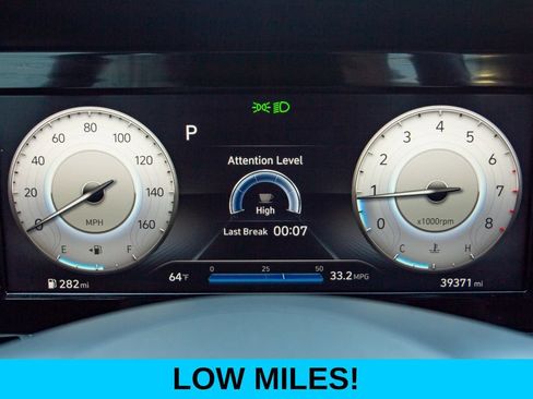 Used 2022 Hyundai Elantra SEL w/ Convenience Package FWD image 3
