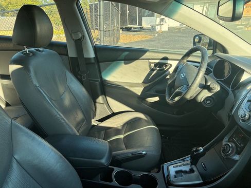 Used 2013 Hyundai Elantra Limited image 3
