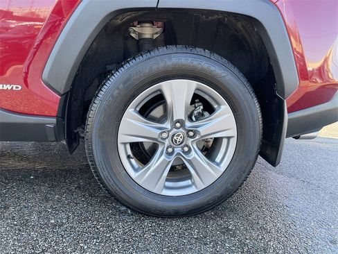 Used 2024 Toyota RAV4 XLE w/ Convenience Package image 10