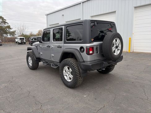 Used 2020 Jeep Wrangler Unlimited Sport image 5