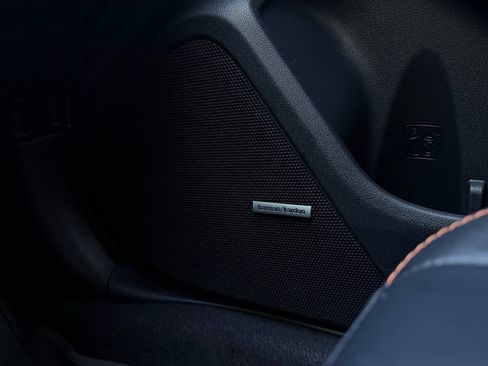 Used 2020 Subaru Crosstrek 2.0i Limited w/ Moonroof Package w/Navigation AWD/4WD image 35