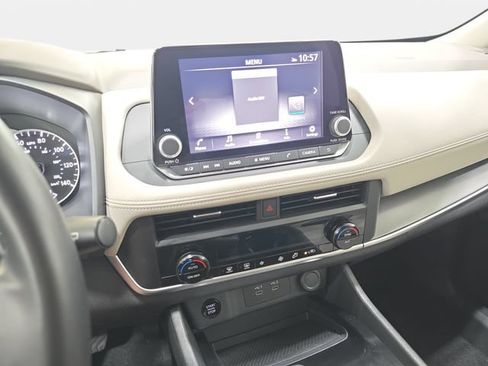 Used 2025 Nissan Rogue SV AWD/4WD image 20