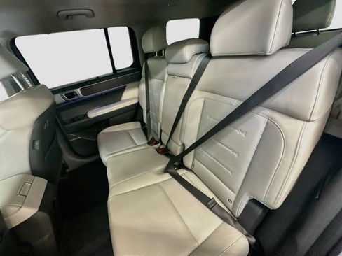 Used 2025 Hyundai Santa Fe Limited AWD/4WD image 30