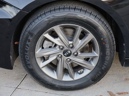 Used 2019 Kia Optima LX image 32