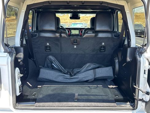 Used 2019 Jeep Wrangler Unlimited Rubicon AWD/4WD image 17