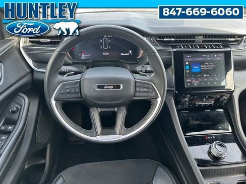 Used 2024 Jeep Grand Cherokee L Laredo AWD/4WD image 16