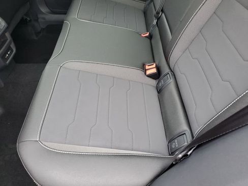 New 2026 Volkswagen Taos SE image 15