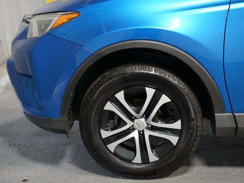 Used 2016 Toyota RAV4 LE image 5