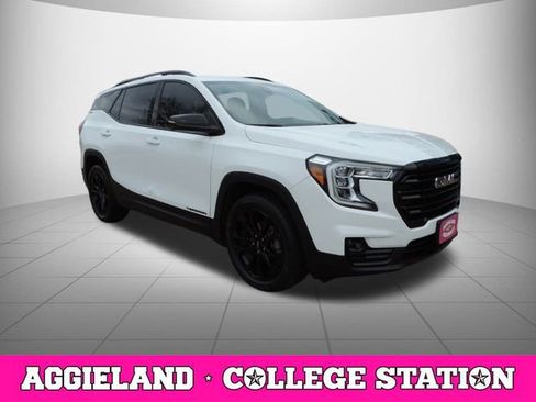 Used 2022 GMC Terrain SLT w/ Elevation Edition image 3