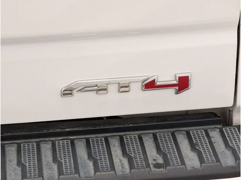 Used 2024 GMC Sierra 1500 AT4 w/ Technology Package AWD/4WD image 6
