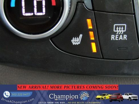 Used 2018 Chevrolet Traverse LT FWD image 14