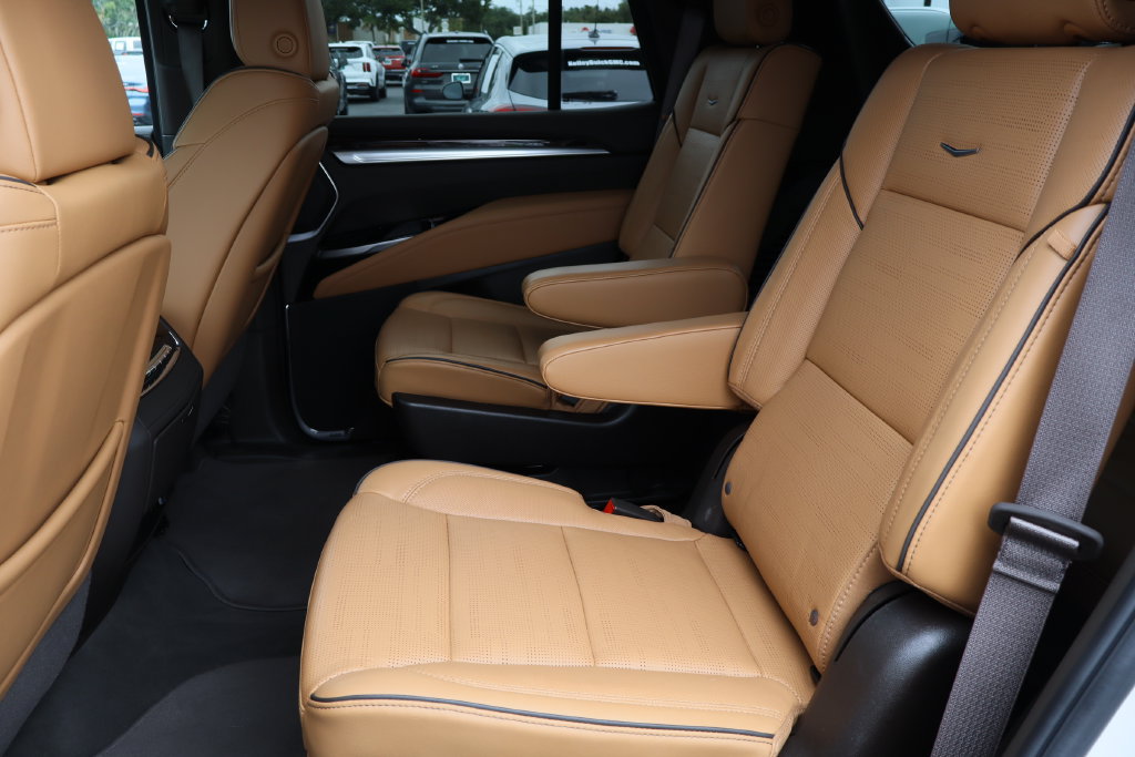 Certified 2025 Cadillac Escalade Premium Luxury w/ Touring Package AWD/4WD image 33