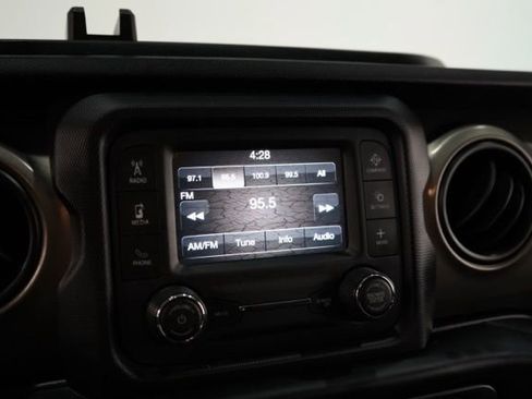 Used 2019 Jeep Wrangler Unlimited Sport S image 24
