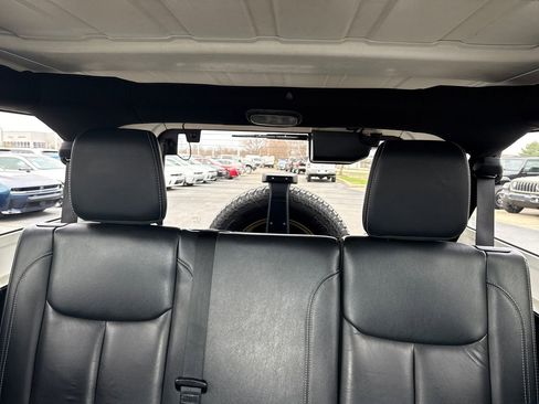 Used 2015 Jeep Wrangler Unlimited Sahara w/ Connectivity Group image 20