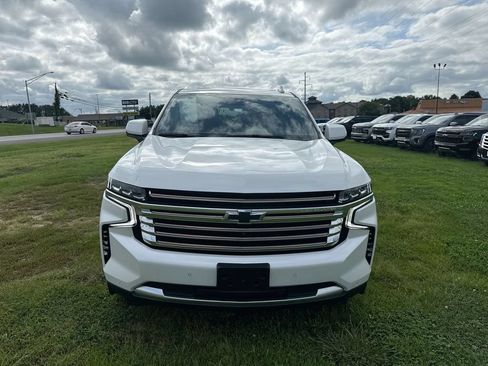 Used 2024 Chevrolet Tahoe High Country AWD/4WD image 16