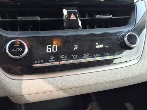 Used 2021 Toyota Corolla LE FWD image 10