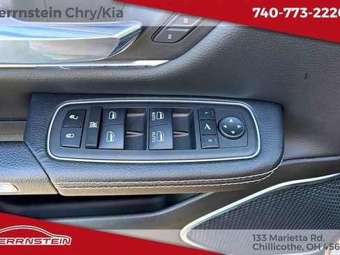 Used 2023 RAM 1500 Laramie AWD/4WD image 12
