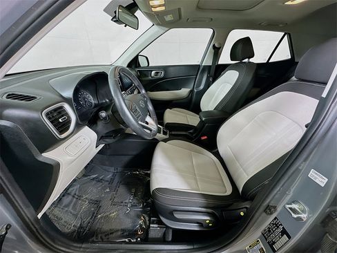 Used 2022 Hyundai Venue SEL w/ Cargo Package image 14