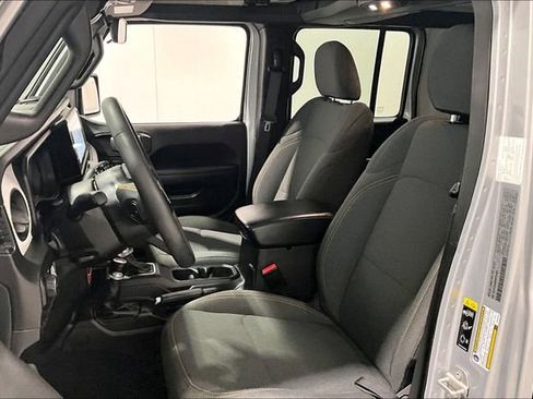 Used 2024 Jeep Wrangler Willys image 22