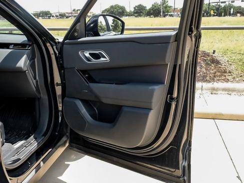 Used 2025 Land Rover Range Rover Velar Dynamic SE AWD/4WD image 48