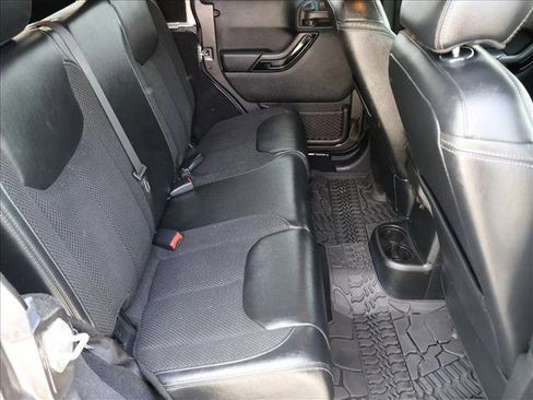 Used 2017 Jeep Wrangler Unlimited Sahara AWD/4WD image 22