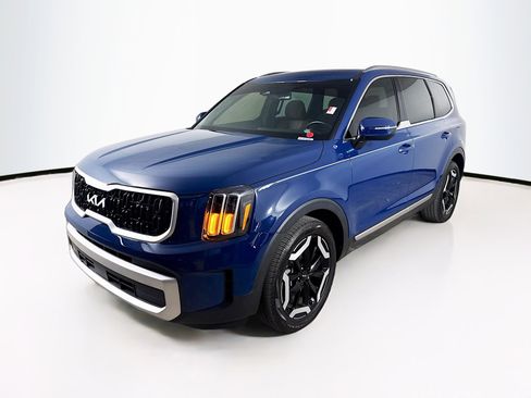 Used 2024 Kia Telluride EX image 4