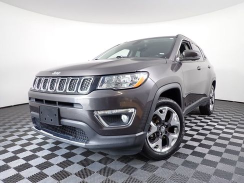 Used 2020 Jeep Compass Limited AWD/4WD image 2