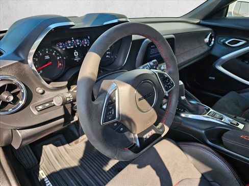 Used 2022 Chevrolet Camaro ZL1 RWD image 17