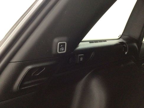 Used 2024 Jeep Grand Cherokee Altitude image 25