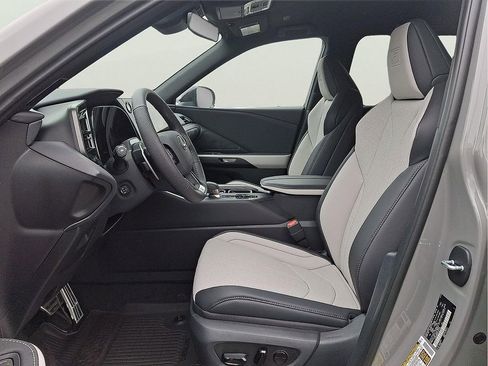 New 2026 Lexus TX 500h AWD image 5