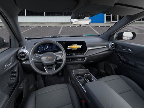 New 2026 Chevrolet Equinox LT w/ Convenience Package II FWD image 16