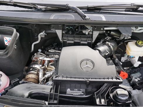 Used 2024 Mercedes-Benz Sprinter 2500 image 36