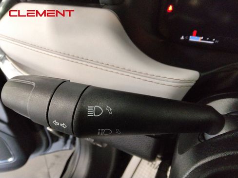 Used 2022 Jeep Compass Limited w/ Elite Group image 16