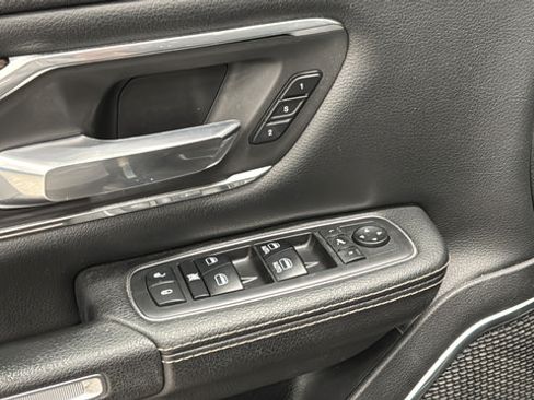 Used 2019 RAM 1500 Laramie AWD/4WD image 19