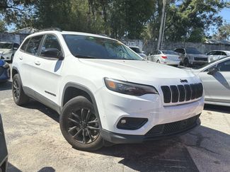 Used 2023 Jeep Cherokee Altitude Lux w/ Lux Elite Package AWD/4WD video 1